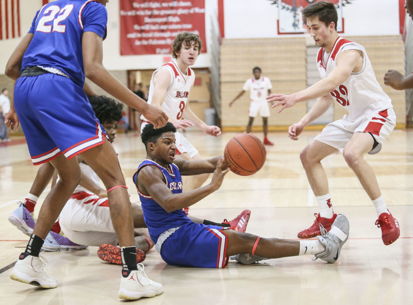021120-qc-spt-cent-west-hoops-21.JPG